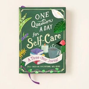 🎸Paper Inc🎸🔥NWT🔥A Question A Day for Self-Care: A 3 Year Journal